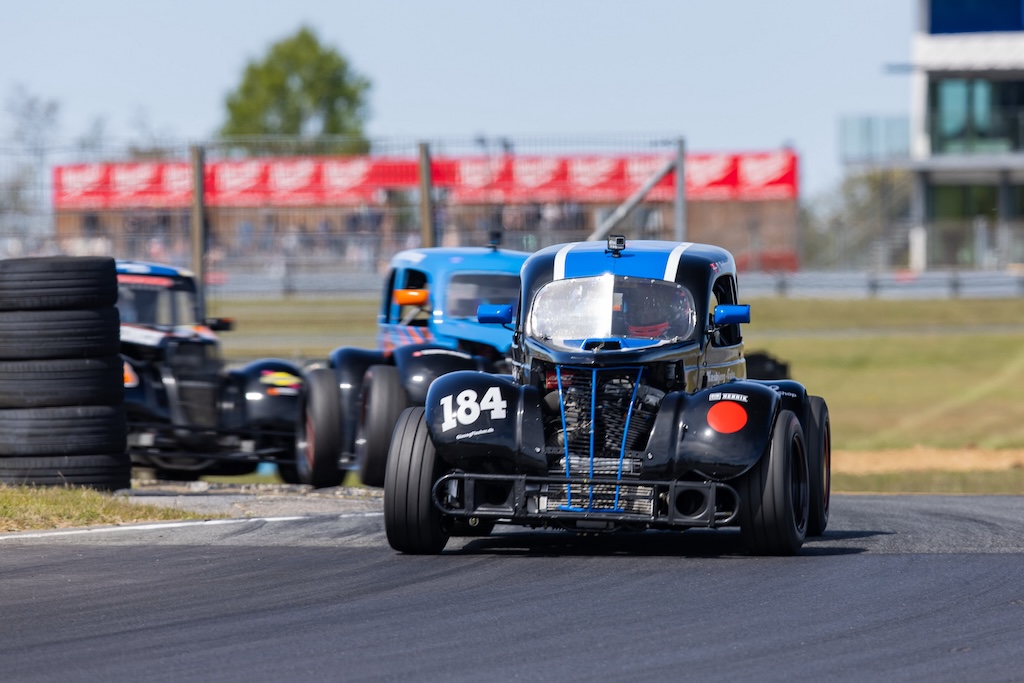 Oliver Hedegaard blev bedste rookie i finalen i Grand Prix Tours Legend Car Cuppen på FDM Jyllandsringen.
(Foto: Grippo)